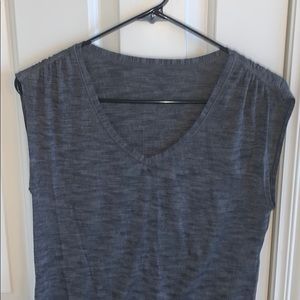 Lululemon t shirt black gently worn size 6